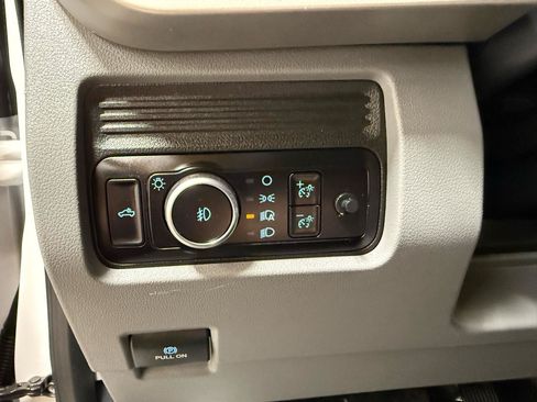 Used 2023 Ford F250 XLT w/ FX4 Off-Road Package AWD/4WD image 15