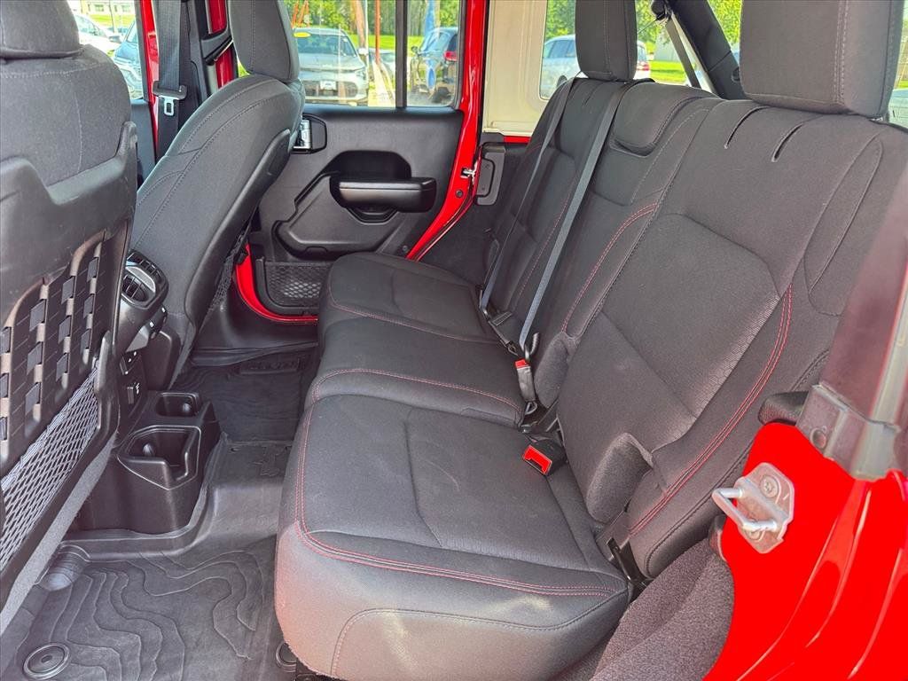 Used 2020 Jeep Wrangler Unlimited Rubicon w/ Cold Weather Group AWD/4WD image 8