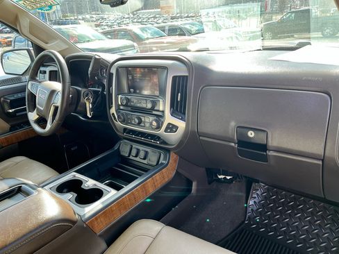 Used 2015 GMC Sierra 2500 SLT w/ Suspension Package, Off-Road image 18