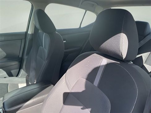 Used 2022 Nissan Sentra SV w/ Trunk Package image 8