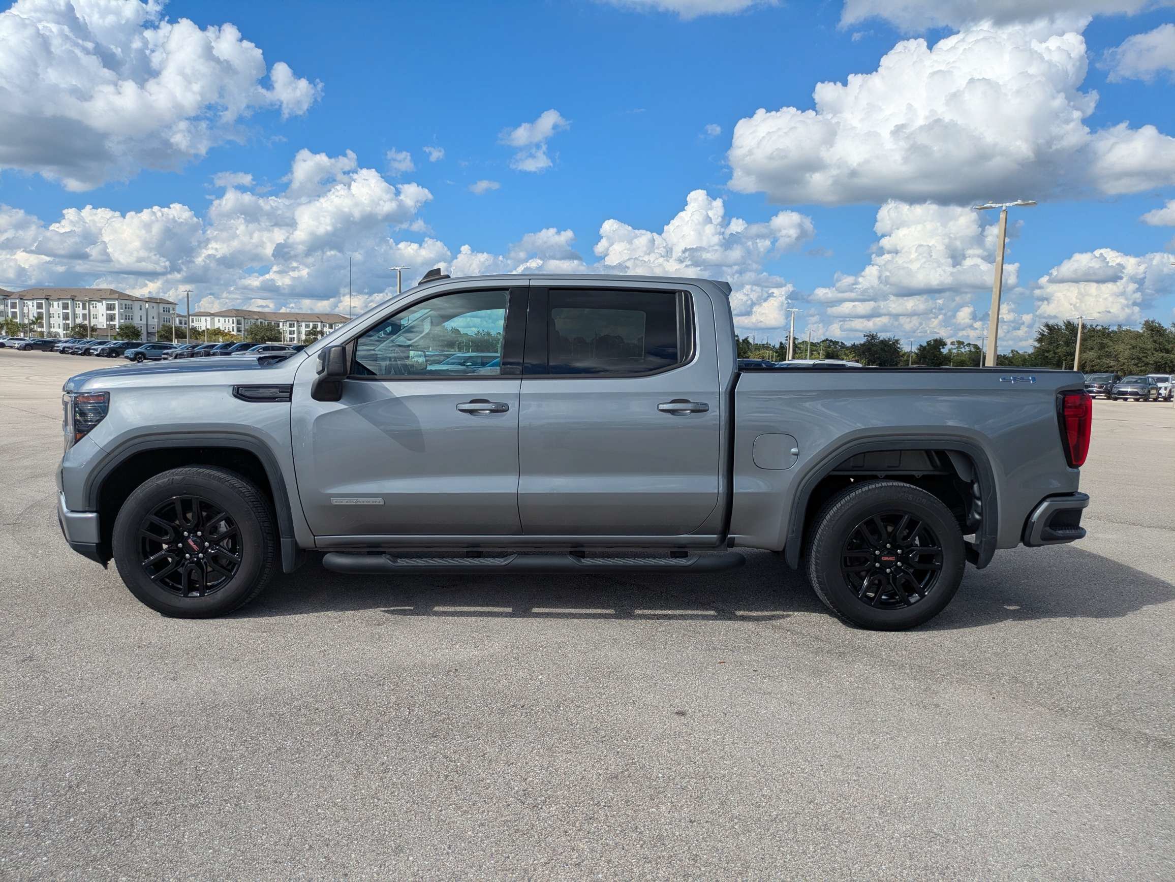 Used 2023 GMC Sierra 1500 Elevation AWD/4WD image 7