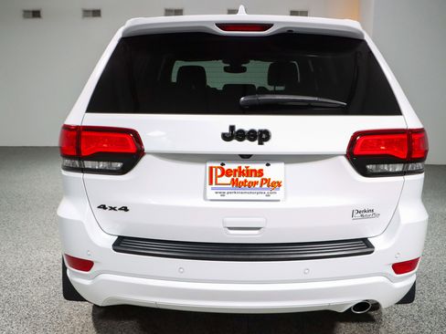 Used 2022 Jeep Grand Cherokee Laredo X image 8