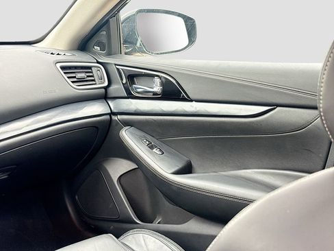 Used 2023 Nissan Maxima Platinum w/ Sport Mat Group FWD image 24