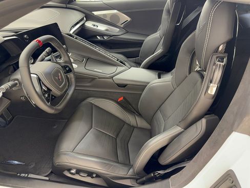 Used 2021 Chevrolet Corvette Stingray Premium Cpe w/ Z51 Performance Package RWD image 5