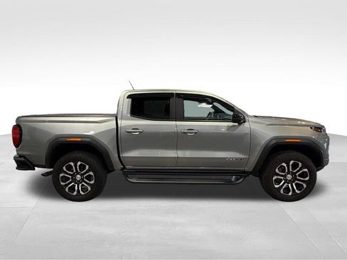 Used 2024 GMC Canyon AT4 w/ Technology Package AWD/4WD image 4