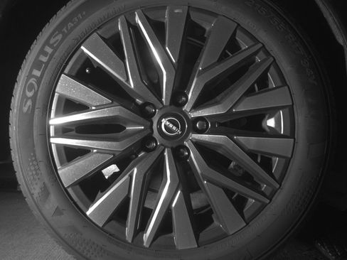 Used 2025 Nissan Altima 2.5 SV FWD image 15