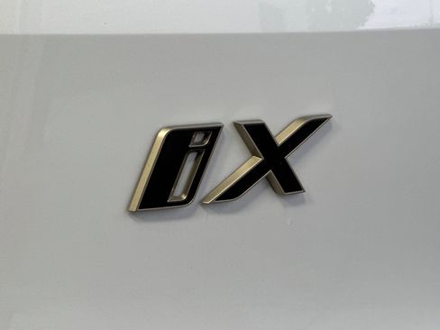 Used 2025 BMW iX M60 image 20