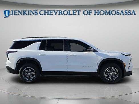 New 2027 Chevrolet Traverse LT w/ Driver Confidence Package FWD image 3