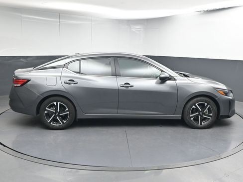 Certified 2024 Nissan Sentra SV image 9