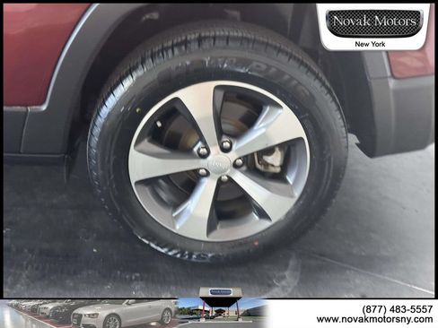 Used 2021 Jeep Cherokee Limited AWD/4WD image 6
