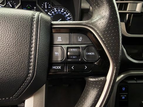 Used 2022 Toyota Tundra SR5 w/ SR5 Convenience Package AWD/4WD image 14