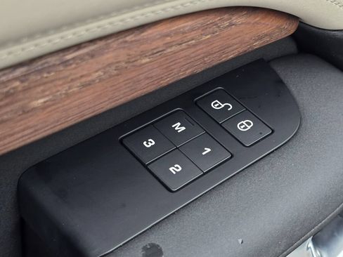 Used 2018 Land Rover Discovery HSE AWD/4WD image 20