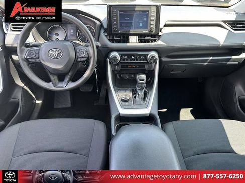 Used 2021 Toyota RAV4 LE AWD/4WD image 17