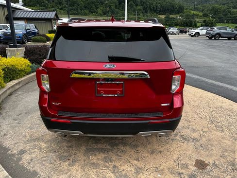 Used 2020 Ford Explorer XLT w/ Equipment Group 202A AWD/4WD image 6