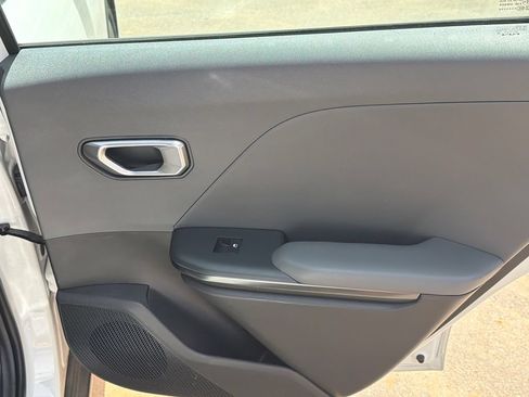 Used 2025 Kia K4 FWD image 16