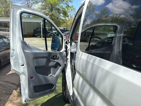 Used 2017 Ford Transit 150 XL image 17