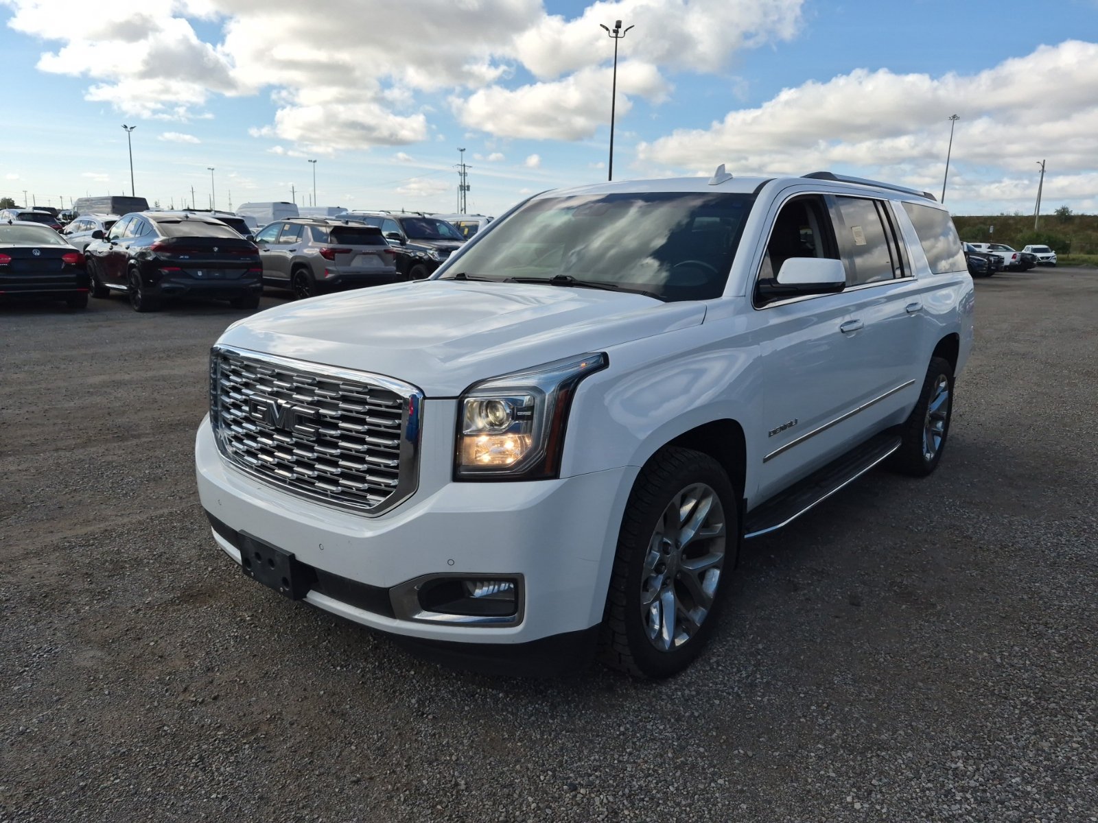 Used 2019 GMC Yukon XL Denali AWD/4WD image 1