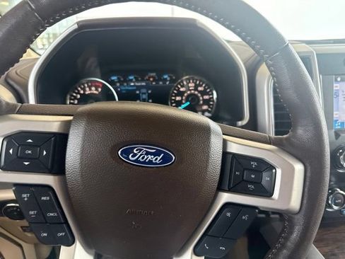 Used 2019 Ford F150 Lariat w/ Trailer Tow Package RWD image 27