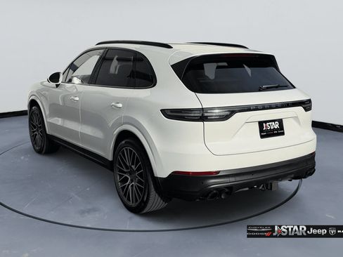 Used 2023 Porsche Cayenne Platinum Edition AWD/4WD image 7