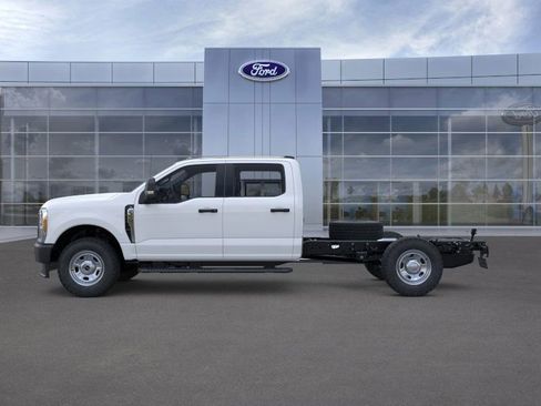 New 2026 Ford F350 XL image 3