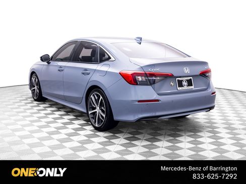 Used 2024 Honda Civic Touring image 3