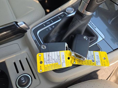 Used 2017 Volkswagen Golf Alltrack SE image 30