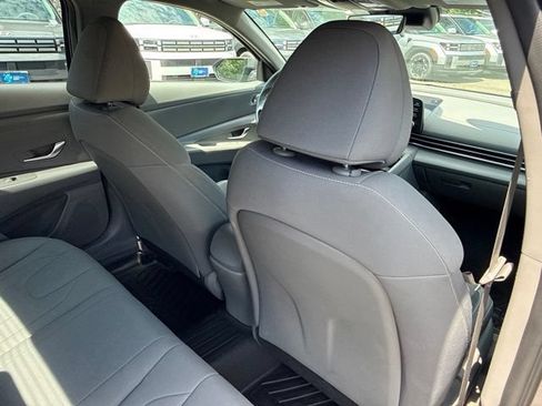 Used 2023 Hyundai Elantra SEL w/ Preferred Accessory Package FWD image 20