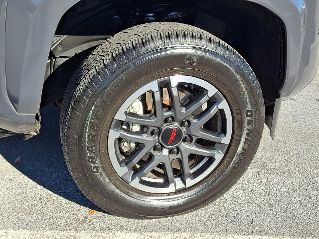 Certified 2025 Toyota Tacoma TRD Sport AWD/4WD image 8