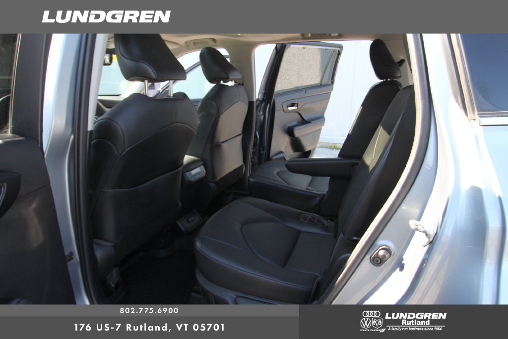 Used 2021 Toyota Highlander XLE AWD/4WD image 21
