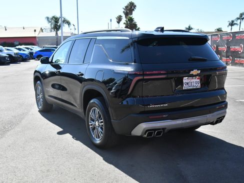 Used 2024 Chevrolet Traverse LT FWD image 6