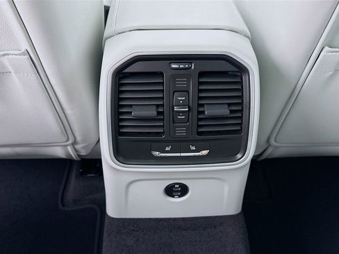 New 2026 Porsche Macan S image 31