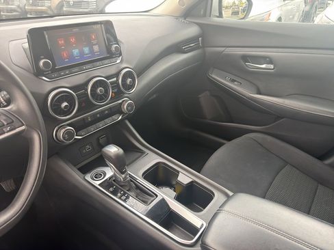 Certified 2020 Nissan Sentra S image 22