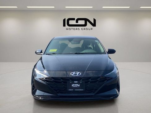 Used 2023 Hyundai Elantra SE FWD image 7