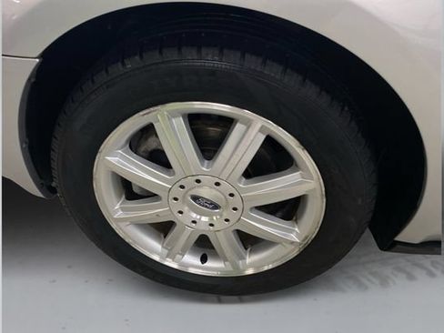 Used 2005 Ford Five Hundred Limited FWD image 20