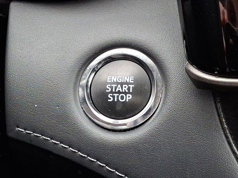 Used 2023 Toyota Highlander XLE image 19