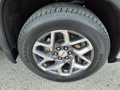 Used 2023 GMC Sierra 1500 SLE image 9