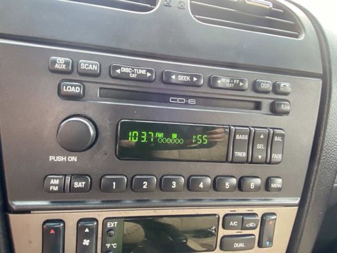 Used 2005 Ford Thunderbird image 17