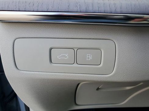 New 2026 Volvo XC90 T8 Ultra w/ Protection Package Premier AWD/4WD image 18