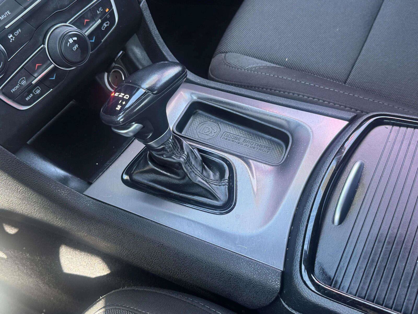 Used 2019 Dodge Charger SXT w/ Blacktop Package RWD image 33