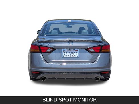 Used 2022 Nissan Altima 2.5 SR FWD image 9