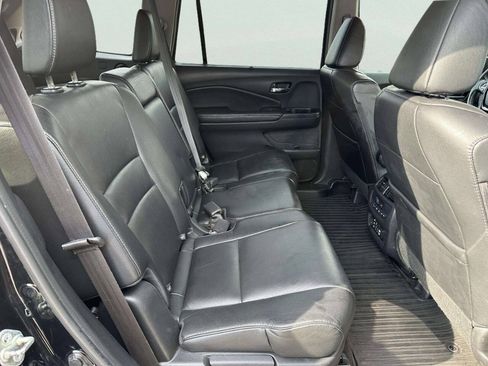 Used 2017 Honda Pilot Touring image 29