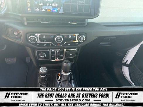 Used 2025 Jeep Gladiator Sport AWD/4WD image 27