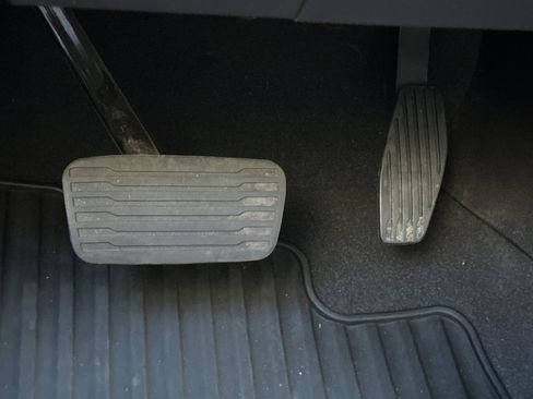 Used 2024 Chevrolet Silverado 2500 LT image 43