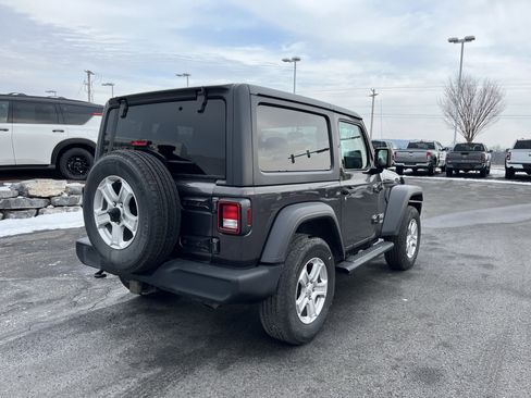 Used 2020 Jeep Wrangler Sport image 3