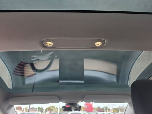 Used 2018 Tesla Model 3 Long Range image 10