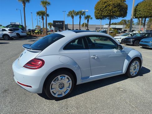 Used 2019 Volkswagen Beetle 2.0T SE image 5