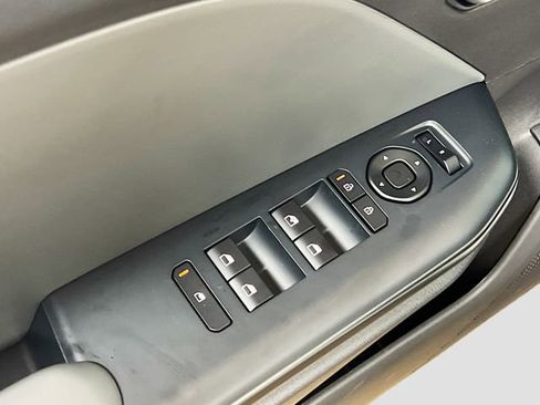 New 2025 Kia K4 LXS image 17