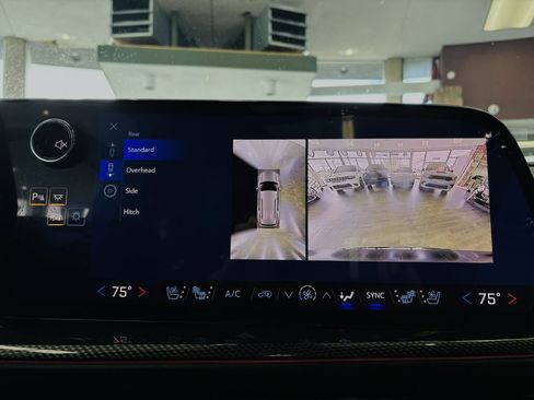 Used 2026 Chevrolet Traverse High Country FWD image 64