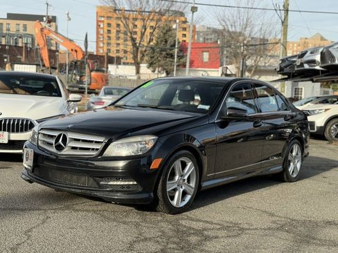 Used 2011 Mercedes-Benz C 300 4MATIC Sedan image 3