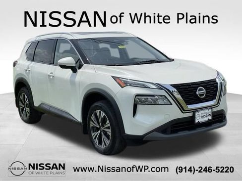 Certified 2021 Nissan Rogue SV w/ Premium Package AWD/4WD image 3